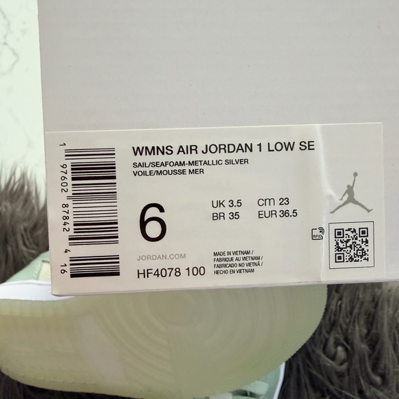 Air Jordan 1 Low SE - Picture 9 of 9
